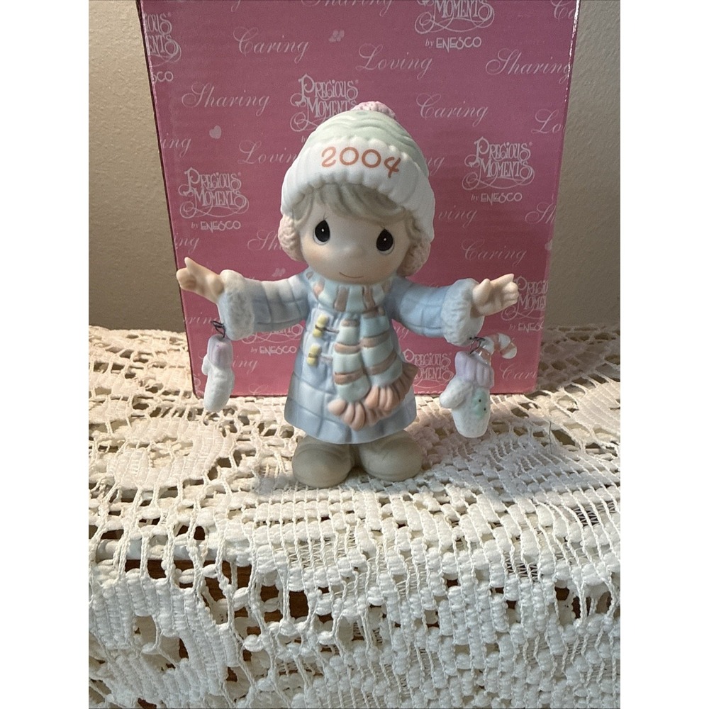 Enesco Precious Moments Figurine "S'Mitten With The Christmas Spirit" 117785